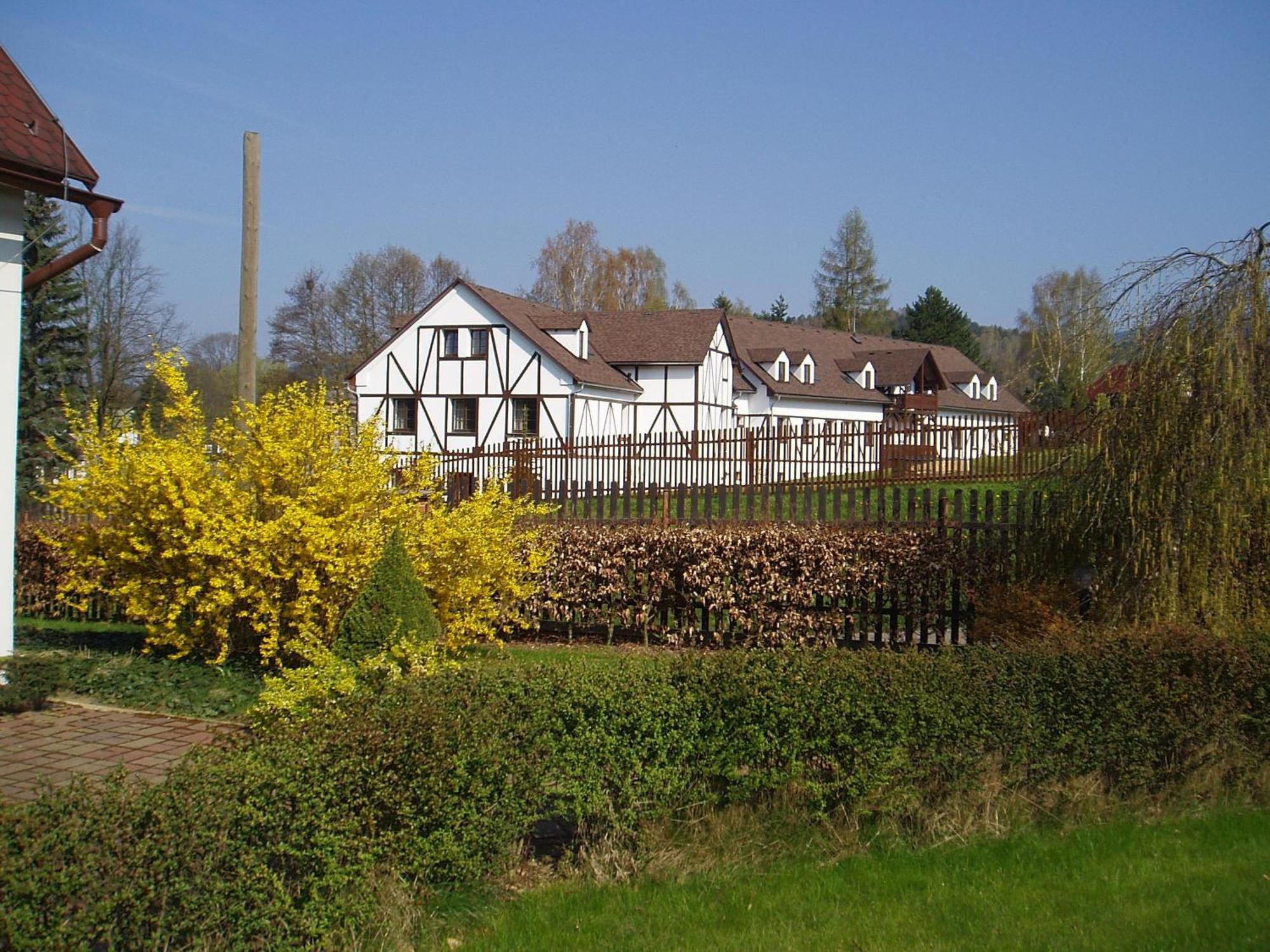 Restaurace A Penzion Ceska Hospoda Heřmanice 외부 사진