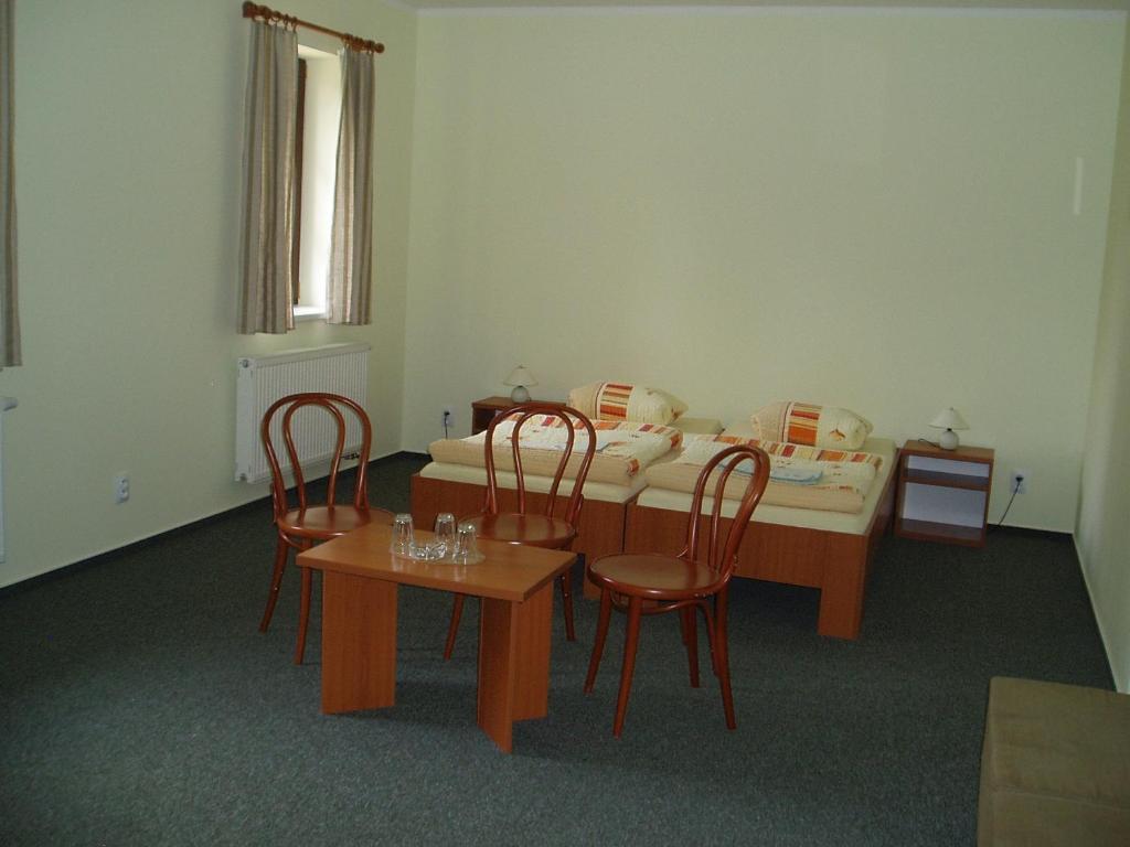 Restaurace A Penzion Ceska Hospoda Heřmanice 객실 사진